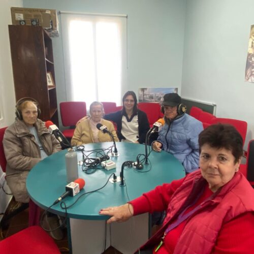 Risas, migas y «pique» cordobés: Los residentes de Vitalia conquistan Radio Estrella