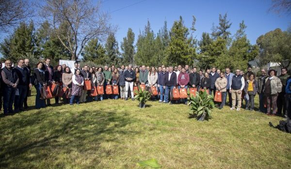 Espiel refuerza su biodiversidad agrícola: Antonio Bejarano recoge semillas autóctonas en el Centro Agropecuario