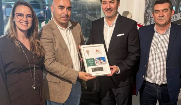 Espiel brilla en el Nuevo Arcángel: el municipio protagoniza el brazalete del Córdoba C.F. en el derbi andaluz