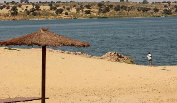 La Junta de Andalucía levanta la prohibición de baño en el embalse de La Colada