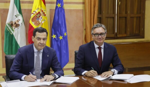 PP y VOX firman un acuerdo de gobierno para Andalucía con una amplia reforma fiscal y medidas de control migratorio