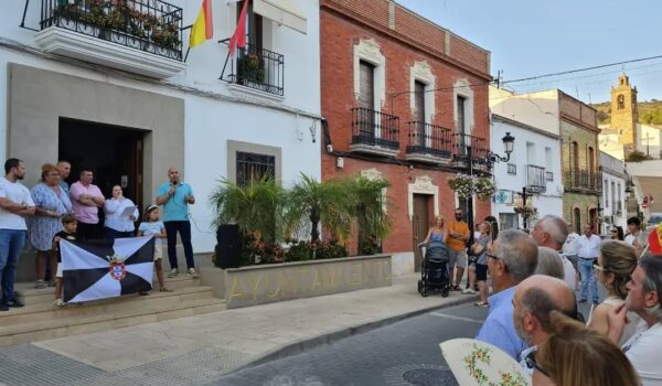 Espiel se concentra en apoyo a Ceuta en el marco de la convocatoria nacional de la FEMP