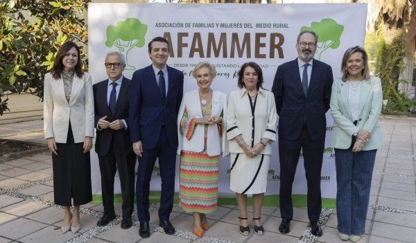 Salvador Fuentes reivindica el papel de la mujer en los órganos de decisión para lograr la igualdad real en el mundo rural